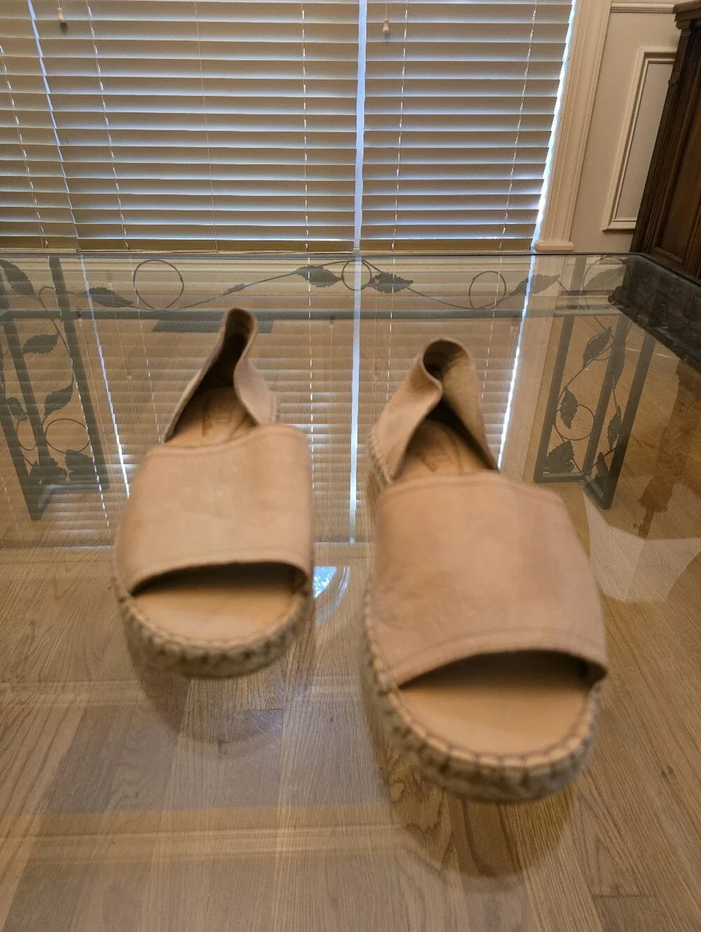 Born Women9s Espadrille Sandals in Beige Tan